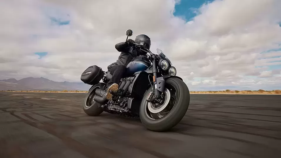 Triumph Rocket 3 Action 3